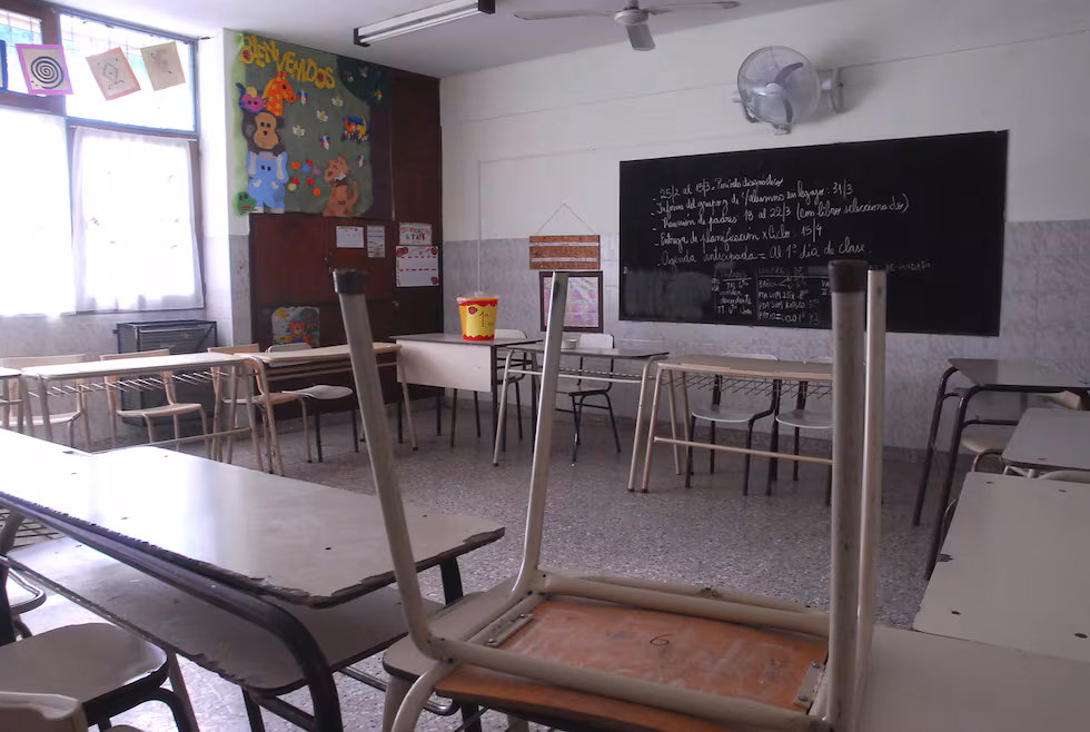 Motosierra y licuadora, el combo letal para la educación